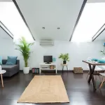 Stunning Newly refurbished loft at Malasaña\'s heart