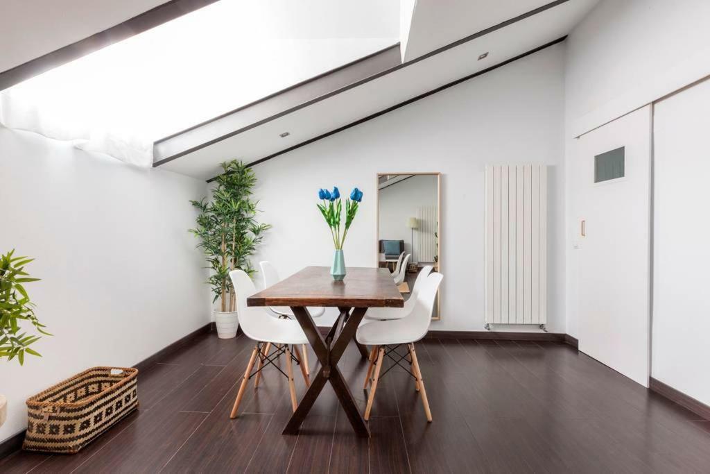Stunning Newly Refurbished Loft At Malasaña's Heart